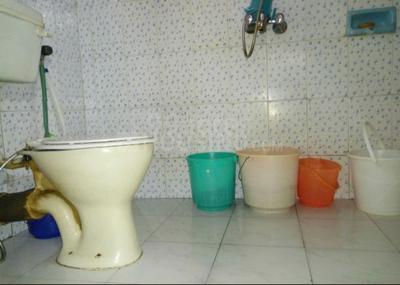 Bathroom Image of 865 Sq.ft 2 BHK Apartment / Flat for sale in Omkar CHS, Govandi Mumbai for Rs. 13000000