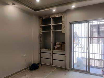 Bedroom Image of 1800 Sq.ft 3 BHK Builder Floor for sale in Pitampura New Delhi for Rs. 45000000