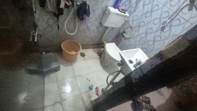 Bathroom Image of 623 Sq.ft 1.5 BHK Apartment / Flat for sale in Rajendra Nagar Ghaziabad for Rs. 3200000