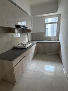 Kitchen Image of 1200 Sq.ft 2.5 BHK Builder Floor for rent in Smartworld Orchard, Sector 61 Gurgaon for Rs. 39000