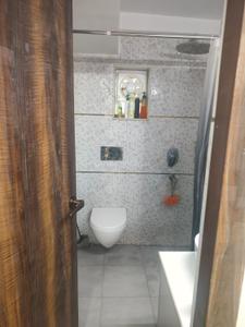 Bathroom Image of 425 Sq.ft 1 BHK Apartment / Flat for rent in Sector 23 Dwarka New Delhi for Rs. 23000
