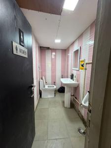 Bathroom Image of 1000 Sq.ft 2 BHK Builder Floor for rent in Subhash Nagar New Delhi for Rs. 45000