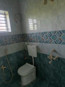 Bathroom Image of 800 Sq.ft 2 BHK Apartment / Flat for rent in Sivathapuram Salem for Rs. 9000