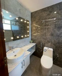 Bathroom Image of 2855 Sq.ft 3 BHK Apartment / Flat for sale in Park Belles, Mussoorie Road Dehradun for Rs. 39970000