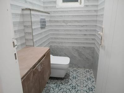 Image of 6300 Sq.ft 4 BHK Apartment / Flat for sale in Mayur Vihar Phase 1, New Delhi for Rs. 16500000