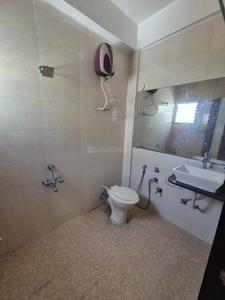 Bathroom Image of 1800 Sq.ft 3 BHK Apartment / Flat for rent in Sunpharma Road Vadodara for Rs. 17000