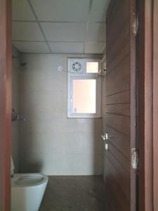 Common Bathroom Image of 1085 Sq.ft 2 BHK Apartment / Flat for sale in ACE Parkway, Sector 150 Noida for Rs. 13500000