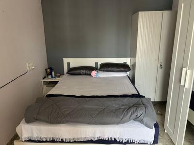 Bedroom Image of 550 Sq.ft 1 BHK Apartment / Flat for rent in Mohini Castle, Khar West Mumbai for Rs. 95000