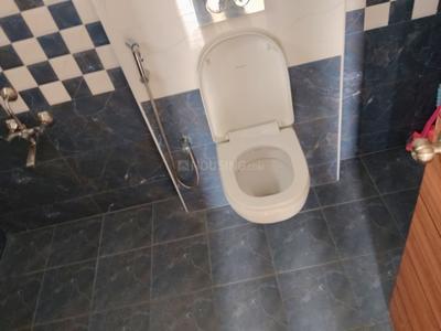 Bathroom Image of 1500 Sq.ft 3 BHK Apartment / Flat for rent in Adambakkam Chennai for Rs. 40000