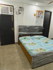 Bedroom Image of 1350 Sq.ft 3 BHK Builder Floor for rent in Janakpuri New Delhi for Rs. 48000