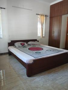 Bedroom Image of 5000 Sq.ft 3 BHK Independent House for rent in Uthandi Chennai for Rs. 135000