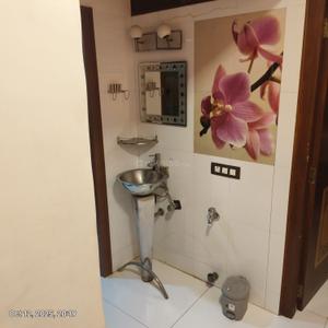 Image of 900 Sq.ft 2 BHK Apartment / Flat for rent in Solomon Apartments, Pali Hill, Mumbai for Rs. 135000