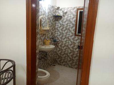 Image of 1250 Sq.ft 3 BHK Apartment / Flat for rent in Shubham Apartments, Patparganj, New Delhi for Rs. 35000