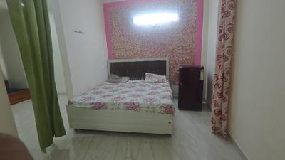 Bedroom Image of 800 Sq.ft 1 BHK Builder Floor for rent in Sector 55 Gurgaon for Rs. 26000