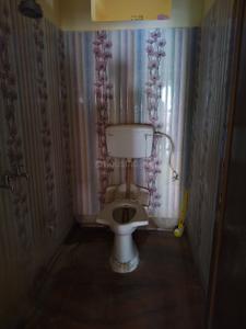 Bathroom Image of 900 Sq.ft 2 BHK Builder Floor for rent in Kalyani Nadia for Rs. 9200