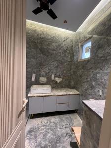 Image of 1800 Sq.ft 3 BHK Builder Floor for sale in Mansarover Garden, New Delhi for Rs. 44000000