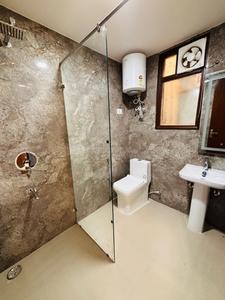 Bathroom Image of 700 Sq.ft 2 BHK Builder Floor for rent in Sultanpur New Delhi for Rs. 25000