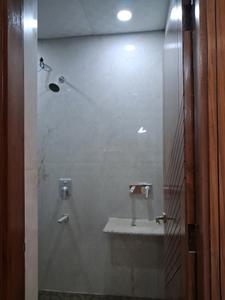 Common Bathroom Image of 1050 Sq.ft 2 BHK Apartment / Flat for sale in Sector 73 Noida for Rs. 4200000