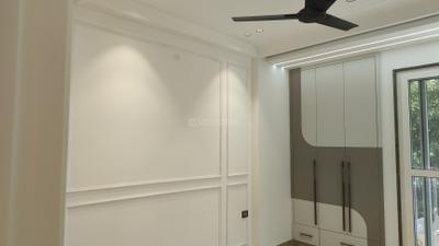 Bedroom Image of 2100 Sq.ft 4 BHK Builder Floor for sale in Kaushambi Ghaziabad for Rs. 32000000