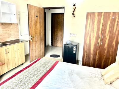 Bedroom Image of 1000 Sq.ft 1 RK Independent House for rent in Sector 49 Gurgaon for Rs. 15000