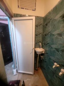 Bathroom Image of 1000 Sq.ft 1 RK Duplex for rent in Dhawa Lucknow for Rs. 5000