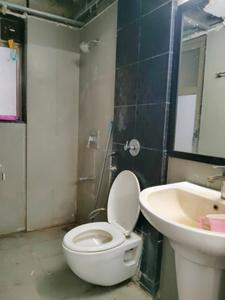 Common Bathroom Image of 625 Sq.ft 1 BHK Apartment / Flat for sale in Vijay Park, Kasarvadavali Thane for Rs. 5000000