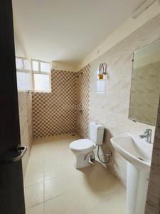 Bathroom Image of 1550 Sq.ft 3 BHK Apartment / Flat for rent in Tajganj Agra for Rs. 18000