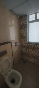 Bathroom Image of 550 Sq.ft 1 BHK Apartment / Flat for rent in Mahindra Happinest Tathawade, Tathawade Pune for Rs. 20000