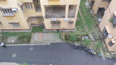 Image of 750 Sq.ft 2 BHK Apartment / Flat for sale in Golf Green, Kolkata for Rs. 3350000