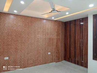 Bedroom Image of 900 Sq.ft 2 BHK Builder Floor for rent in Ramesh Nagar New Delhi for Rs. 35000