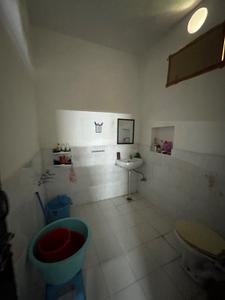 Bathroom Image of 2700 Sq.ft 2 BHK Builder Floor for rent in Sector 15 Part 2 Gurgaon for Rs. 40000