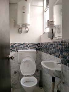 Common Bathroom One Image of 500 Sq.ft 1 BHK Apartment / Flat for sale in Signature Global Andour Heights, Sector 71 Gurgaon for Rs. 5800000