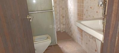 Bathroom Image of 3050 Sq.ft 6 BHK Apartment / Flat for sale in Fort Residency, Behala Kolkata for Rs. 18000000
