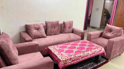 Living Room Image of 1350 Sq.ft 3 BHK Apartment / Flat for rent in Balmikinagar Lucknow for Rs. 40000