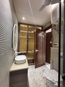 Bathroom Image of 2000 Sq.ft 3 BHK Builder Floor for sale in Mansarover Garden New Delhi for Rs. 35000000