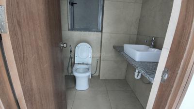 Image of 2000 Sq.ft 4 BHK Apartment / Flat for rent in Kalpataru Immensa, Thane West, Thane for Rs. 115000