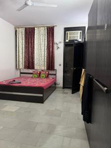 Bedroom Image of 2450 Sq.ft 3 BHK Builder Floor for rent in Swastic Swastic Home K-1995, Chittaranjan Park New Delhi for Rs. 85000