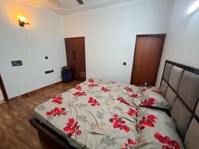 Bedroom Image of 1055 Sq.ft 2 BHK Builder Floor for sale in Arun Vihar, Sector 37 Noida for Rs. 22000000