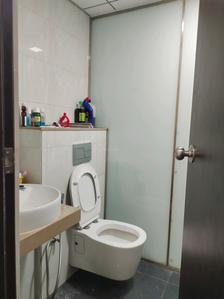 Common Bathroom Image of 700 Sq.ft 1 BHK Apartment / Flat for sale in Mahindra Vicino, Andheri East Mumbai for Rs. 15800000