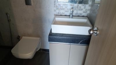 Image of 1050 Sq.ft 2 BHK Apartment / Flat for rent in Malad West, Mumbai for Rs. 75000
