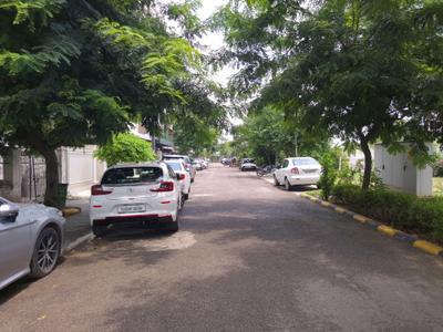 Image of 250 Sq.ft Residential Plot / Land for sale in DLF Alameda, Sector 73, Gurgaon for Rs. 90000000