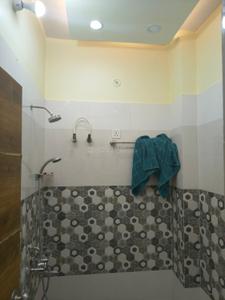 Bathroom Image of 1650 Sq.ft 2 BHK Independent House for rent in Sushant Golf City Lucknow for Rs. 30000