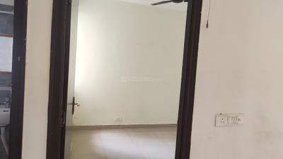 Bedroom Image of 915 Sq.ft 2.5 BHK Apartment / Flat for rent in Amrapali Dream Valley 2, Noida Extension Greater Noida for Rs. 19000