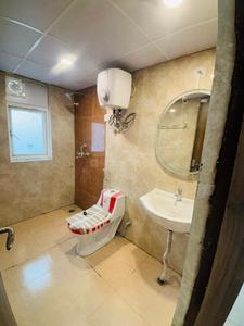 Bathroom Image of 1650 Sq.ft 3 BHK Apartment / Flat for sale in Amrapali Crystal Homes Phase 1, Sector 76 Noida for Rs. 21500000