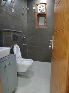 Common Bathroom Image of 1500 Sq.ft 3 BHK Apartment / Flat for sale in Neb Sarai New Delhi for Rs. 7000000