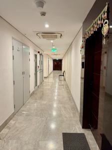 Passage Image of 3050 Sq.ft 4.5 BHK Apartment / Flat for rent in DLF One Midtown, Karampura New Delhi for Rs. 189000