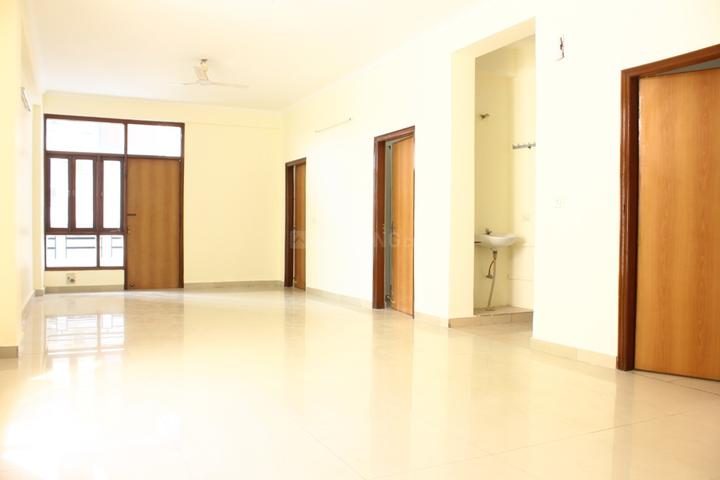 Tilak Nagar Main Image 1