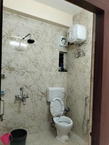 Bathroom Image of 1000 Sq.ft 2 BHK Apartment / Flat for rent in Nagerbazar Kolkata for Rs. 35000
