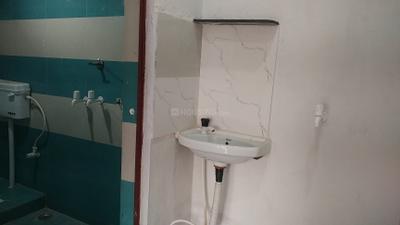 Bathroom Image of 520 Sq.ft 1 BHK Builder Floor for rent in Madiyava Lucknow for Rs. 5500