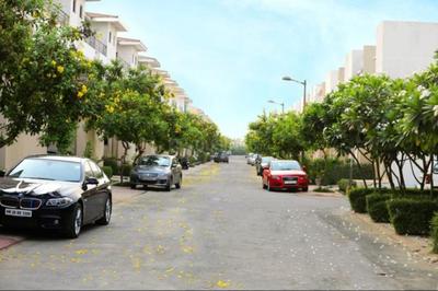 Image of 1450 Sq.ft 3 BHK Villa for sale in Paramount Golfforeste Villas, Surajpur, Greater Noida for Rs. 15000000
